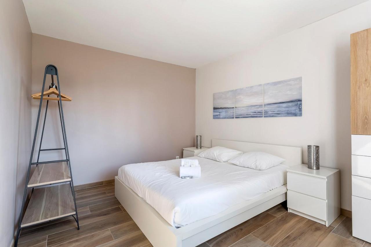 Suite Granges En Rez-De-Jardin Pour 4 Voyageurs Lyon Dış mekan fotoğraf
