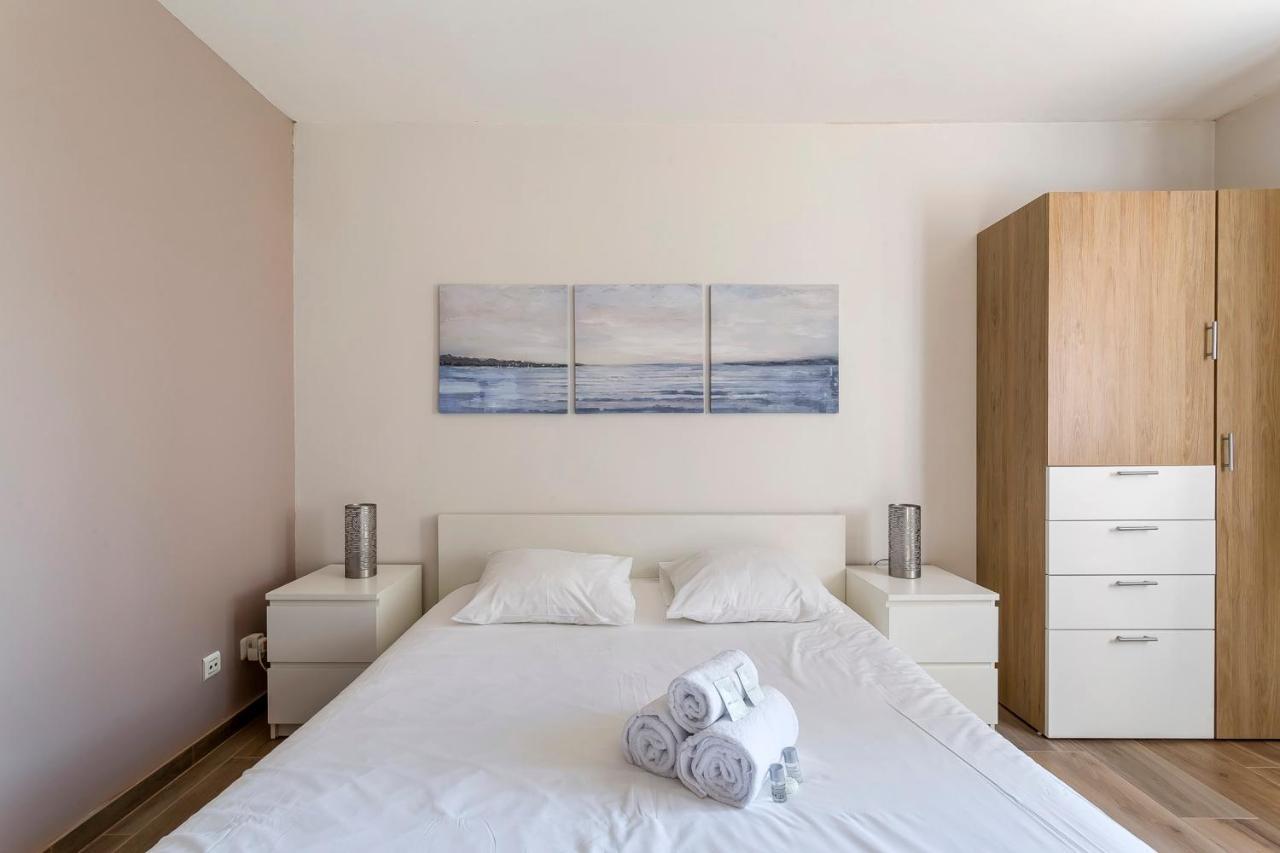 Suite Granges En Rez-De-Jardin Pour 4 Voyageurs Lyon Dış mekan fotoğraf